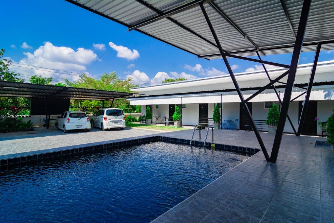 Oyo 533 Runya Poolvilla Prachuap Khiri Khan Luaran gambar