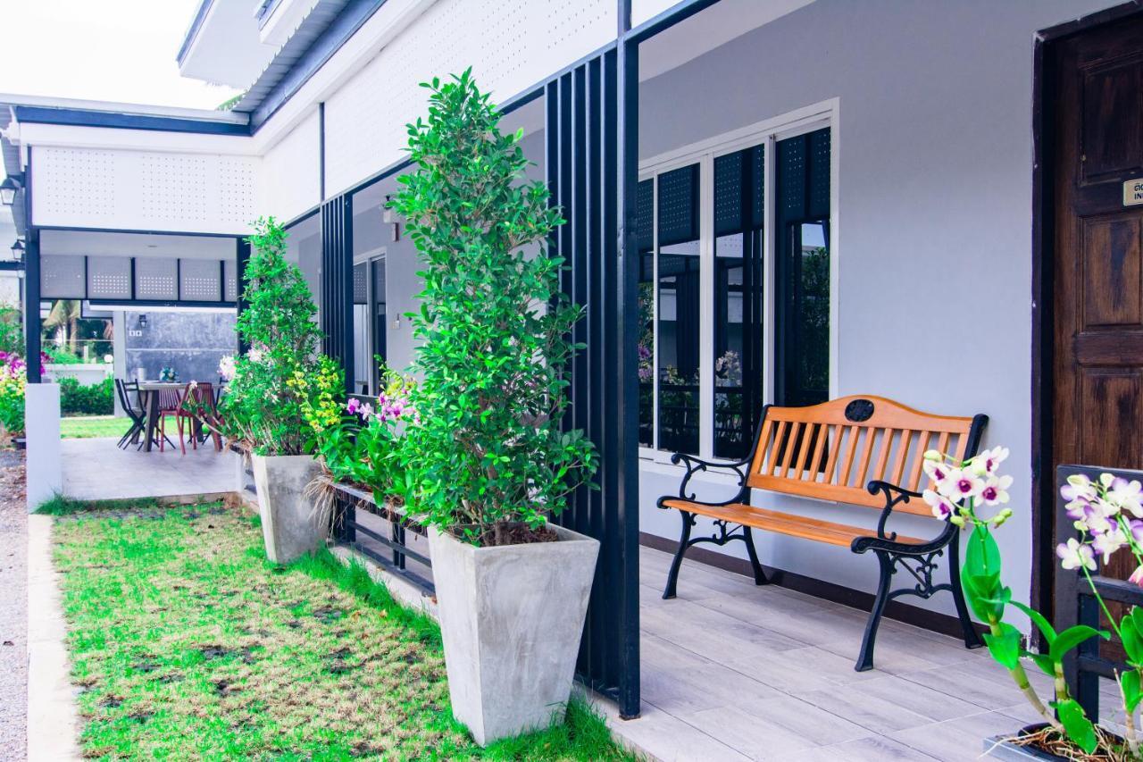 Oyo 533 Runya Poolvilla Prachuap Khiri Khan Luaran gambar